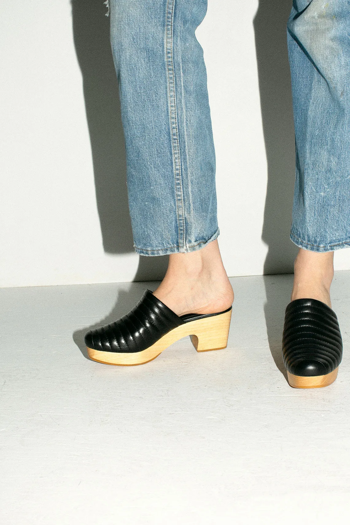 Black Ribbed Clog