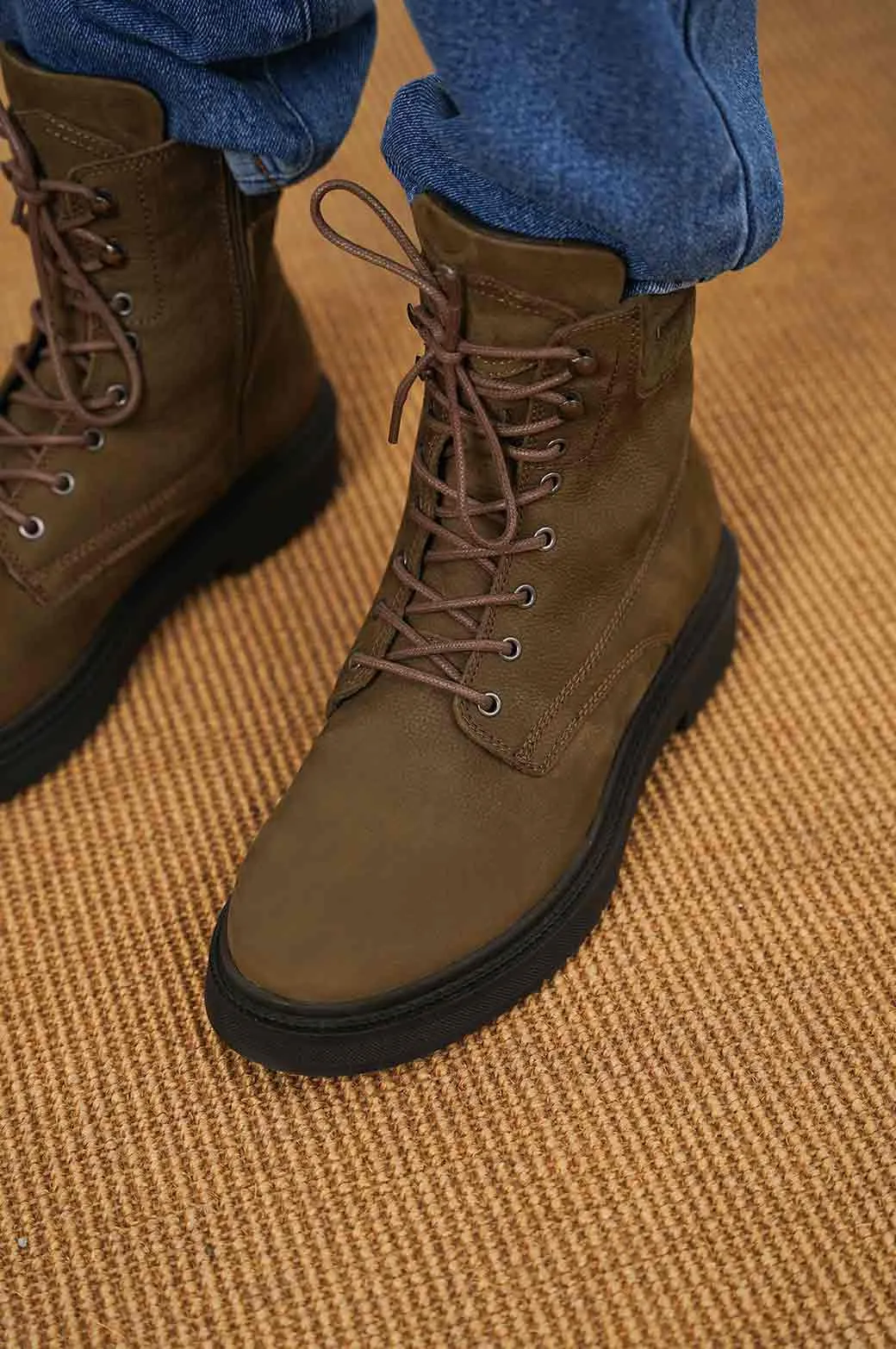 LACE-UP LEATHER BOOTS