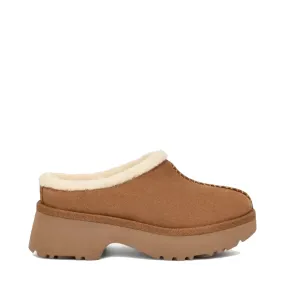 UGG Women's New Heights Cozy Clog in Chestnut