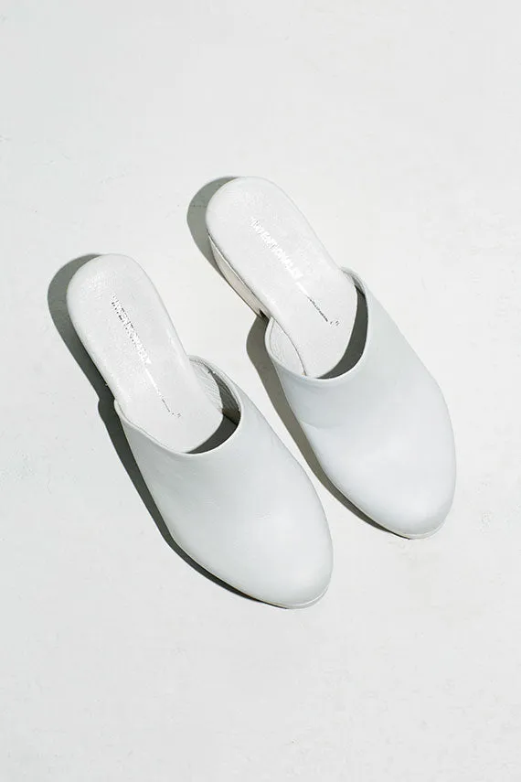 White 12 Dozen Clog